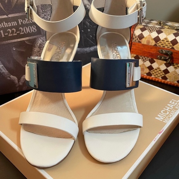 Michael Kors Heels - Picture 2 of 5